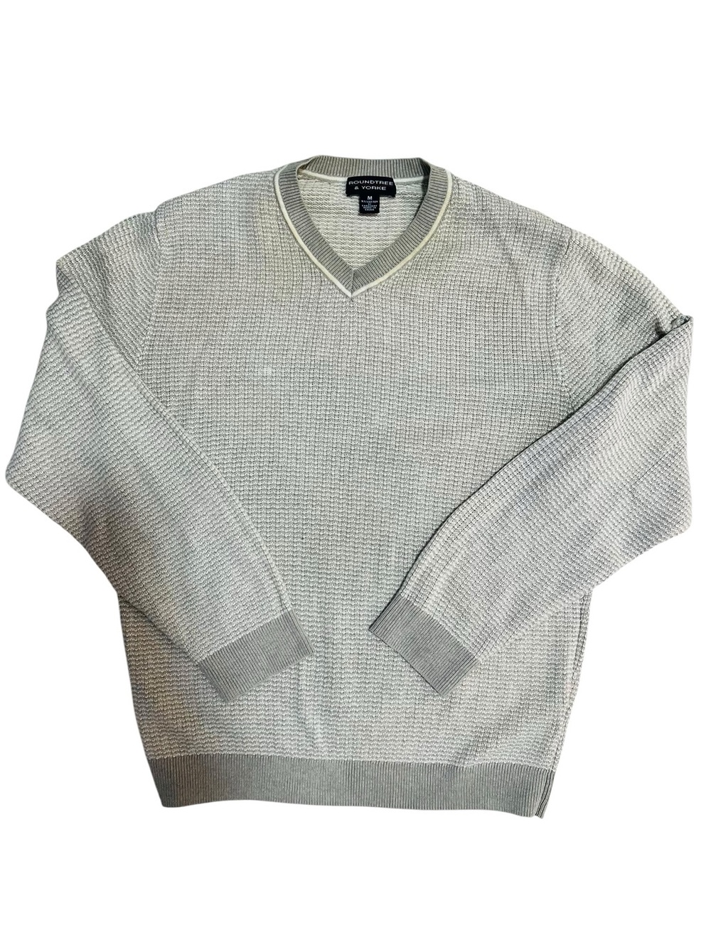 Roundtree & Yorke Men's V-Neck Knit Sweater in Light Gray with Subtle Rib Trim